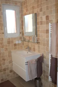 detached house with heated pool in South Luberon village - Image 3