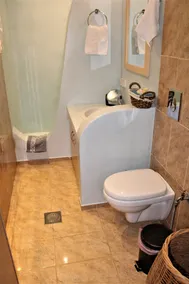 Aquarial Home - Image 5