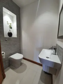 Executive Lakeside 4 Bed Townhouse - Image 3