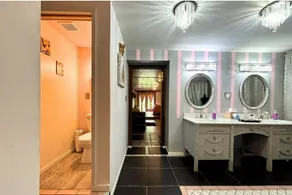 Romantic Suite 500 sq ft. of privacy - Image 2