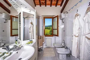 Villa en Bibbiena con 6 habitaciones, capacidad 15 - Image 2