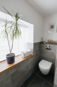 Beautiful Two Bedroom Cottage with Amazing Views - Image 3