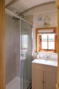 Shepherd's Hut- Hot Tub- Wellness Spa- Wood Burner - Image 4