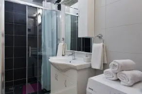 Tihi Val Apartments - Image 2