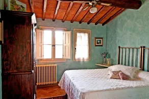 Villa Collarina A: An elegant and welcoming villa situated in a quiet location, surrounded by a wonderful garden, with Free WI-FI. - Image 4