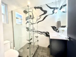Modern Designer Downtown Townhouse Secure Parking - Image 2