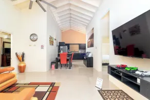 5 Bedroom Haven in Draxhall - Image 2