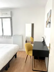 Superb 3 ROOMS facing Massy TGV / RER station - Image 5