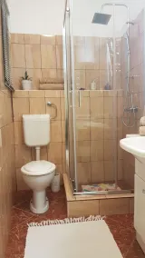 Three bedrooms apartment on ground floor - Image 4