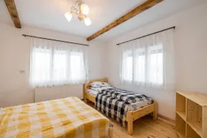 Rustic & cozy 5 bedroom Cabin - in the heart of Apuseni Mountains - Image 3