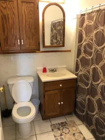 Central located. Includes finished 2 car garage! 1 minute from beach! - Image 4