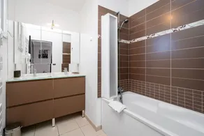 Propriété de standing 3* avec piscine entre Nîmes & Montpellier, jusque 30 pers. - Image 3