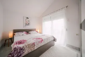 Charming Apartment in Ljubač, Pool - Image 4