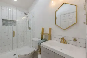 POOL OASIS! Super Reviews! EV Charger/1BR King/Wash/Dryer/Kitchenette/Sleeps 4 - Image 2