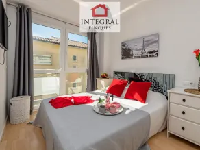 Stunning Duplex 200m from Platja Gran, 3BR, Balcony, Terrace, Parking, WiFi, A/C, Lift - Image 4