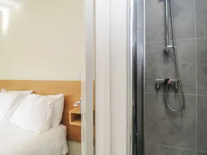Harcombe House Rooms - First Floor Double - Image 4