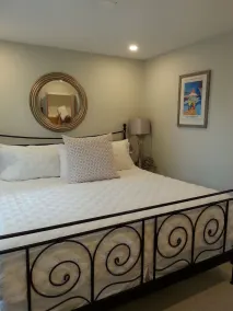 Lindo West Coast Inspired Oceanfront Condo - Image 5