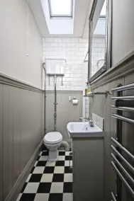Charming Central City period home for 6. FREE CANCELLATIONS. - Image 3