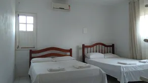 Spacious house inside a gated community in Itacimirim. - Image 4