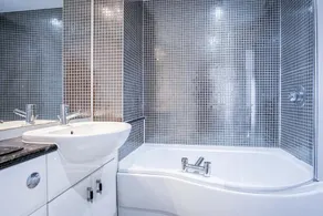 Skyline Duplex Penthouse - 3 Bedroom - Llanelli - Image 2
