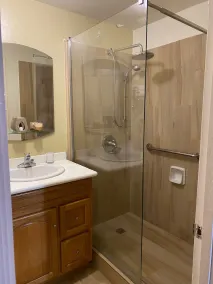 Comfy and Secure  One Bedroom Apt- Sleeps 3!! - Image 5
