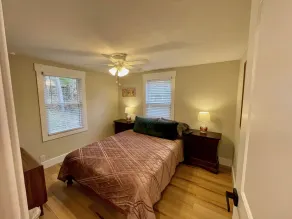 Newly renovated charming & cozy private country getaway - Hendersonville - Image 4
