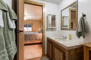 Pet Friendly Home! 3Br/2Ba, BBQ, Firepit, Lakeview, 30m to YNP, Red Rock Inn - Image 4