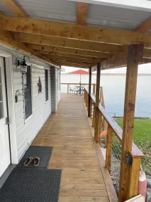 Finger Lakes Spectacular Cayuga Water Front Private & Super Clean! Best Location - Image 4