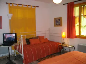 small house full of charm - Image 3