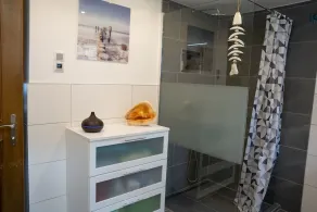 Liebevoll eingerichtete Ferienwohnung - fühlen Sie sich bei uns wie zu Hause - Image 3