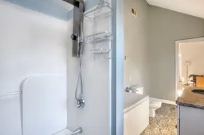 Deluxe Quincy 3BR w/ W/D, nr Red Line, by Blueground - Image 5
