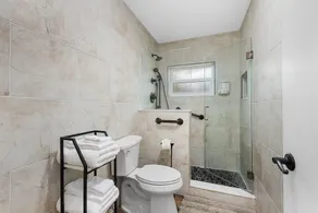 15 Mins to Beach! Safe & Quiet Home Near Beach & Downtown~Heated Pool~Ping Pong/Foosball - Image 5
