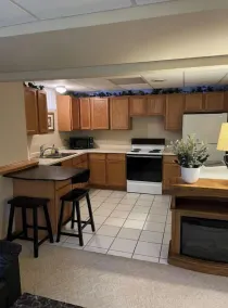 Lovely Two Bedroom Apartment Off Bike Trail - Image 4