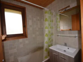 Cozy Studio with Balcony, Near Village Center, 50m to Shops, 150m to Slopes, Pet-Friendly - Image 2