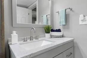 Lazy River Villa - Hottub! Fenced Yard! Sleeps 13! - Image 2