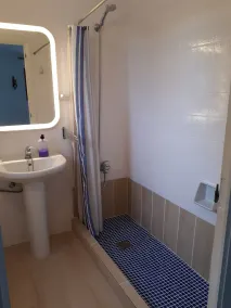 Schöne Familie Villa befindet sich nur einen kurzen Spaziergang zum Strand und der Stadt. - Image 4
