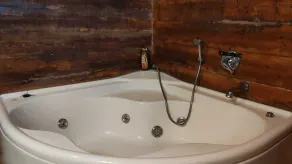 Etna Rural Cottage with Jacuzzi - Image 3