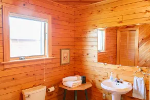 Executive style family cottage on the water - Image 5