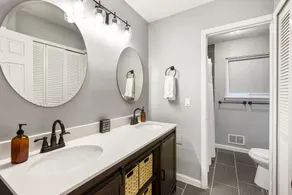 Gorgeous Four Bedroom Secluded Getaway - Image 2