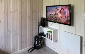 Lovely Home In Bording With Kitchen - Image 2