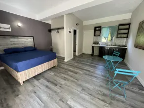 Belmont Apartments/Modern  affordable accommodations - Image 4