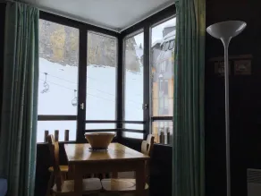 På skråninger / Stille atelier / Centre station - Image 4
