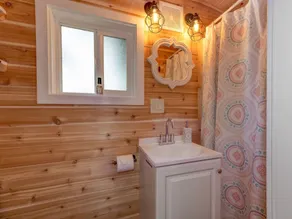 Private pet friendly, No cleaning Fees - Image 3