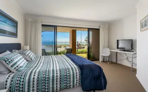Moana Beachfront Apartment - Image 5