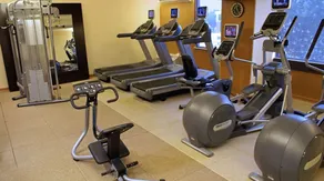 Chic Urban Getaway: Close to Battle Park! FREE Parking Onsite, Pool! - Image 3