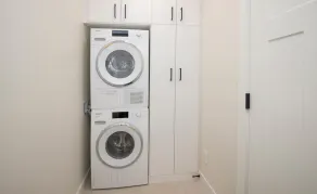 Luxury Duplex | Air Conditioning | Private Hot Tub | On Bus Loop - Image 2
