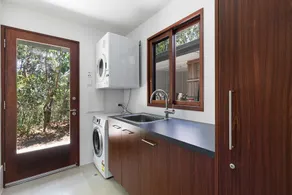 Architect designed luxury with views and walking distance to beach. - Image 2
