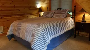 McKenzie River Cabin på Log Cabin Inn - Image 3