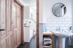 The Brambles - 2 bedroom Cottage - Llanteg - Image 3