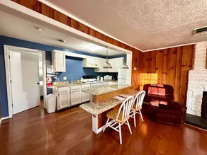 Cottage 4- Lee’s Ford Marina - Image 5